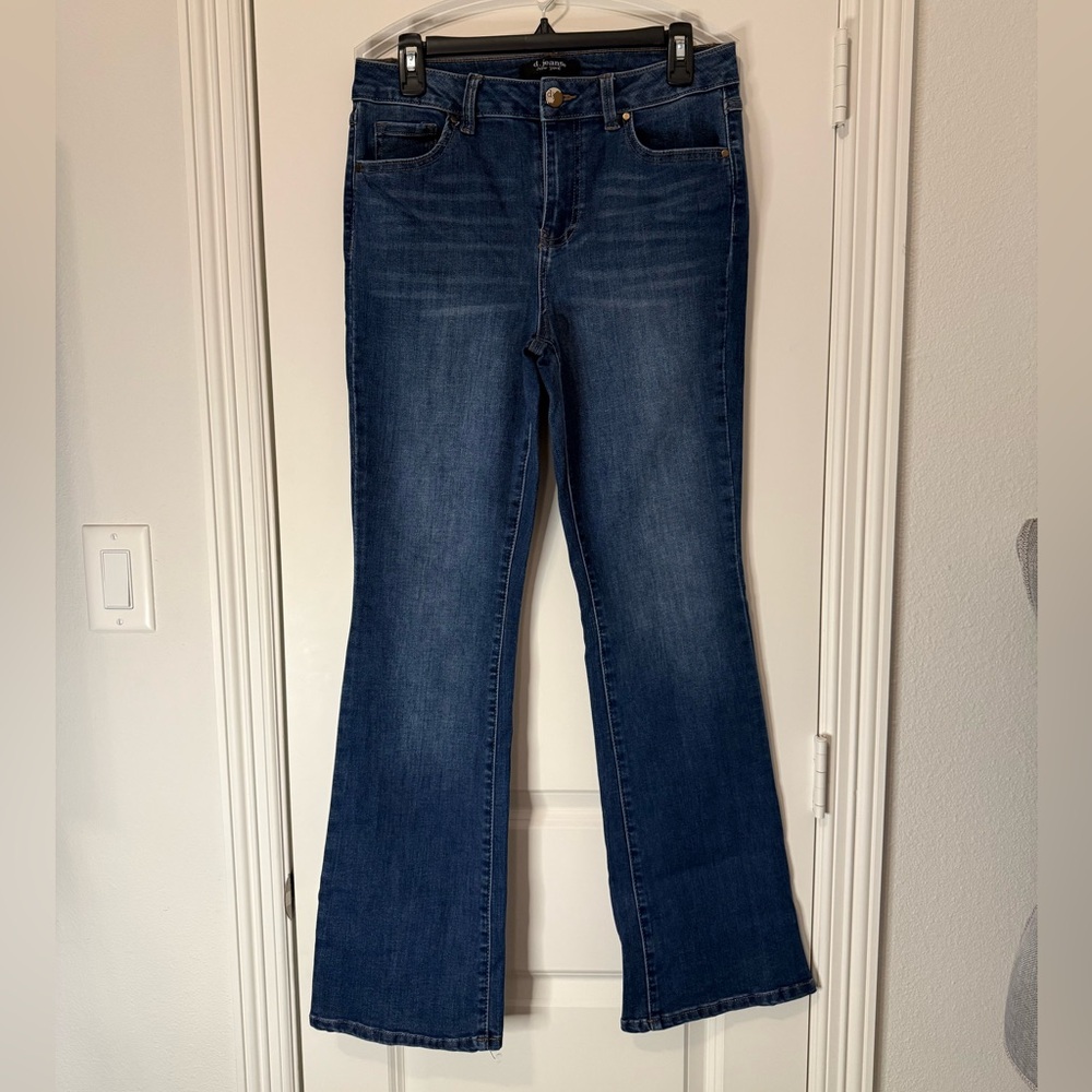 d. jeans Women's Classic Blue Flare Jeans | size 6